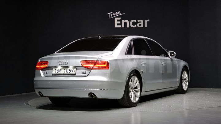 Audi A8 2011 — 2