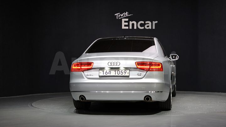 Audi A8 2011 — 4