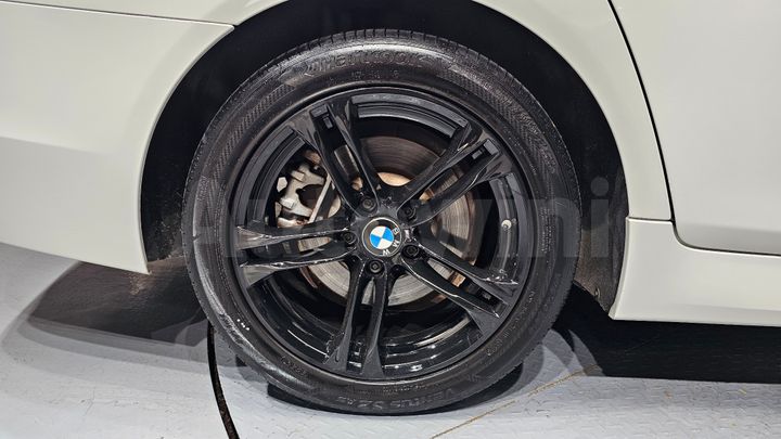 BMW 5 Series 2016 — 5