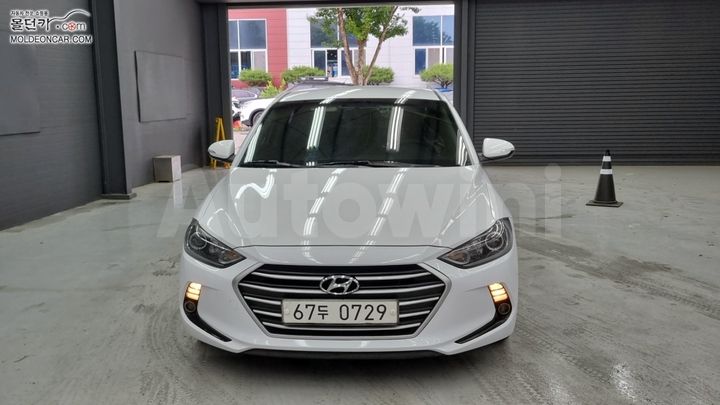 Hyundai Avante 2015 — 3