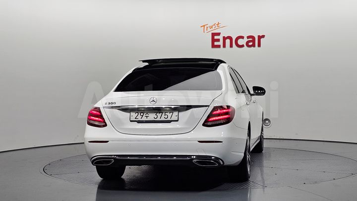 Mercedes Benz E Class 2017 — 4