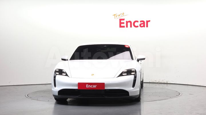 Porsche Taycan 2022 — 3