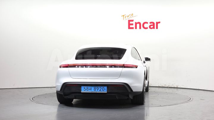 Porsche Taycan 2022 — 4
