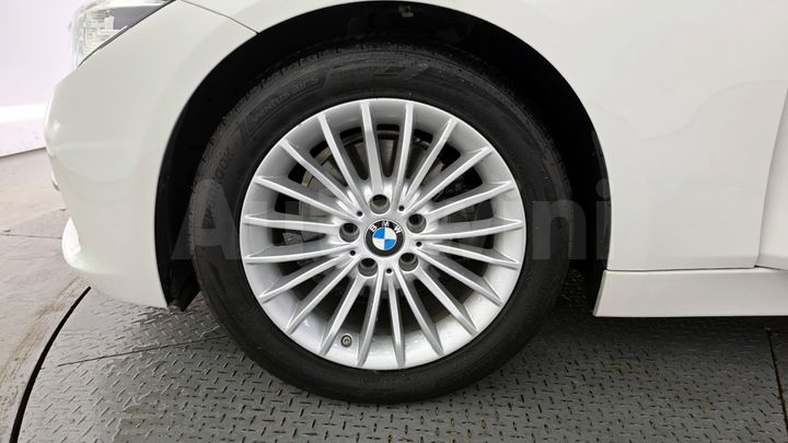 BMW 3 Series 2018 — 5