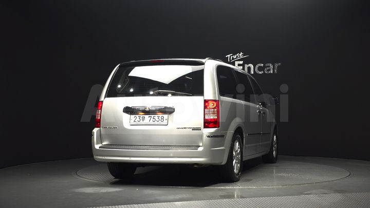 Chrysler Grand Voyager 2010 — 4