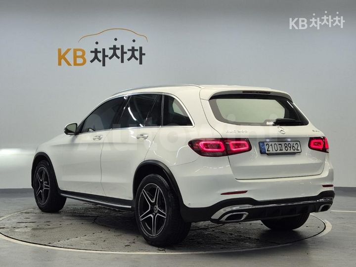 Mercedes Benz GLC Class 2022 — 2