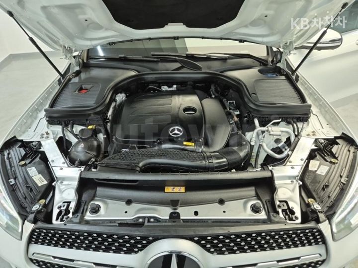 Mercedes Benz GLC Class 2022 — 5