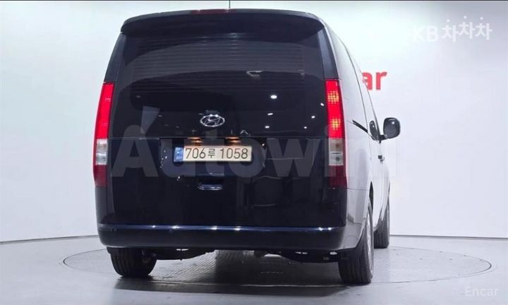 Hyundai Staria 2023 — 4