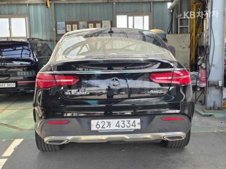 Mercedes Benz GLE Class 2017 — 3