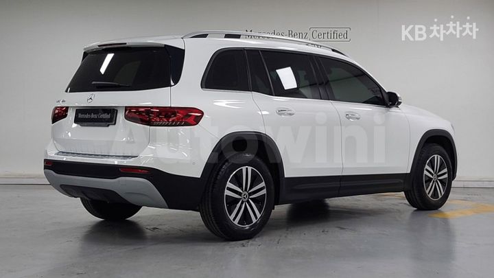 Mercedes Benz GLB Class 2021 — 4