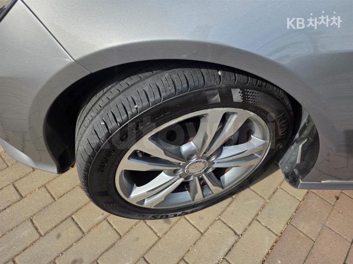 Mercedes Benz E Class 2014 — 5