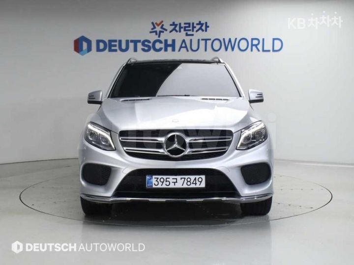Mercedes Benz GLE Class 2016 — 3