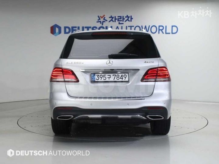 Mercedes Benz GLE Class 2016 — 4