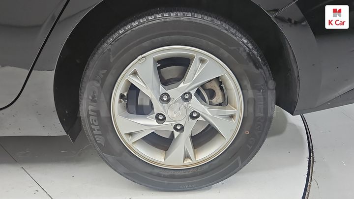 Hyundai Avante 2021 — 3