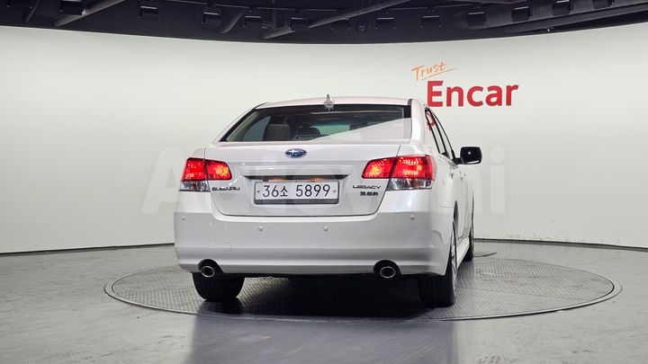 Subaru Legacy 2011 — 4