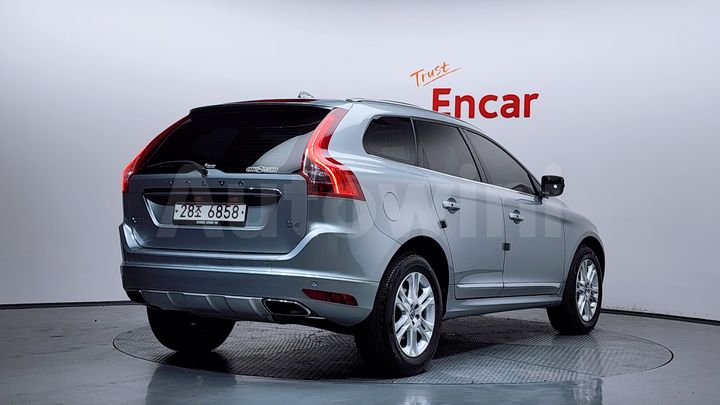 Volvo XC60 2015 — 2