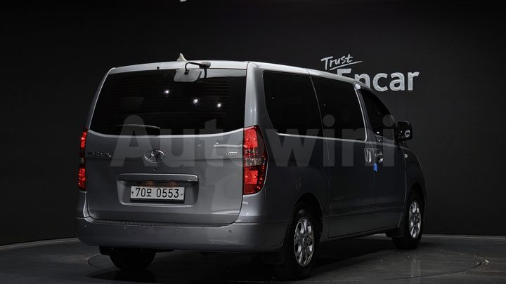 Hyundai Starex 2015 — 2