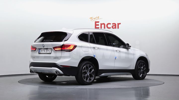 BMW X1 2021 — 2
