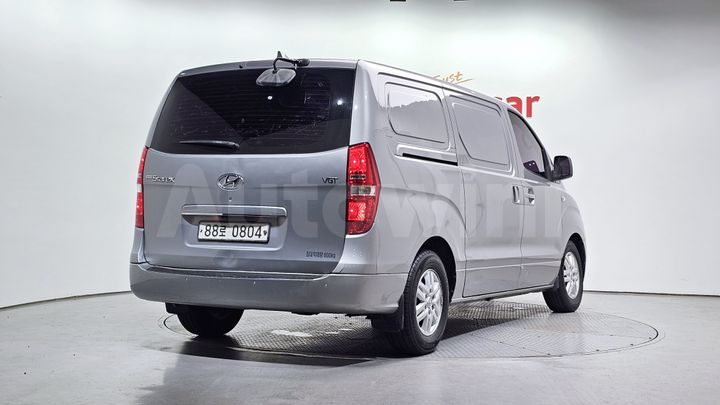 Hyundai Starex 2018 — 2