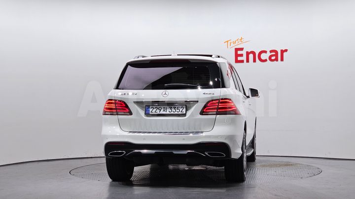 Mercedes Benz GLE Class 2017 — 4