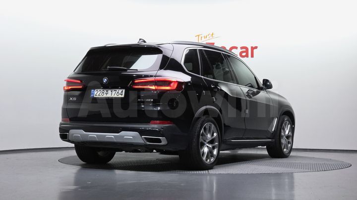 BMW X5 2021 — 2