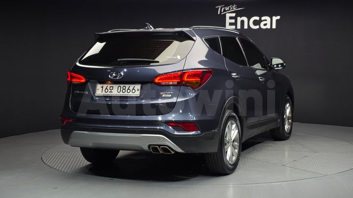 Hyundai SantaFe 2016 — 2