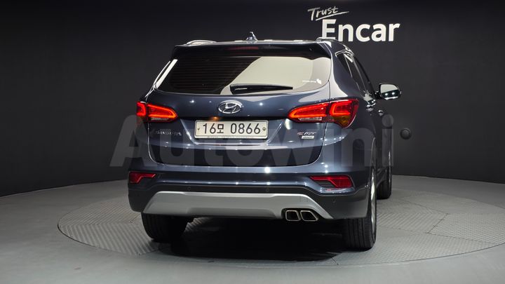 Hyundai SantaFe 2016 — 4