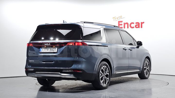 Kia Carnival 2023 — 2