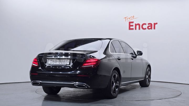 Mercedes Benz E Class 2017 — 2