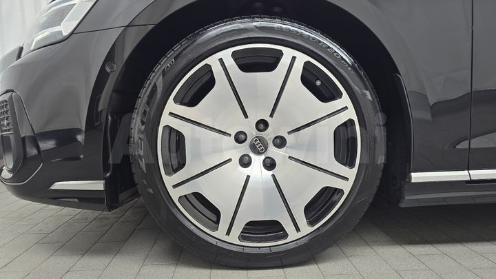 Audi A8 2023 — 5