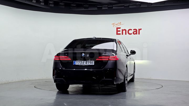 BMW 5 Series 2024 — 4