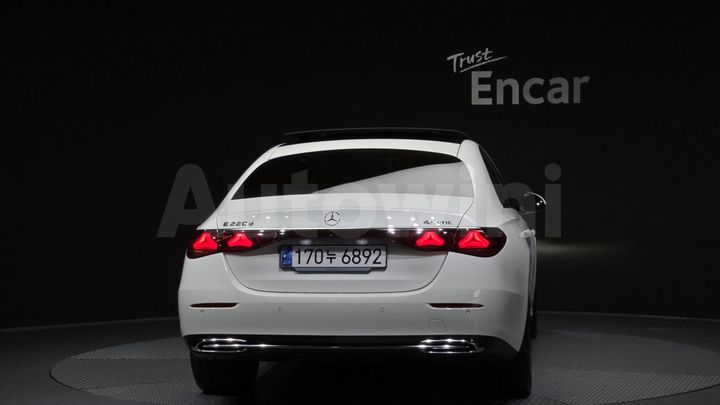 Mercedes Benz E Class 2024 — 4