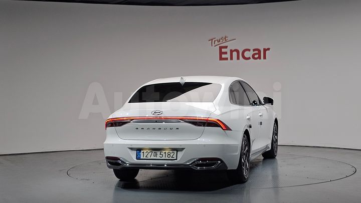 Hyundai Grandeur 2022 — 3