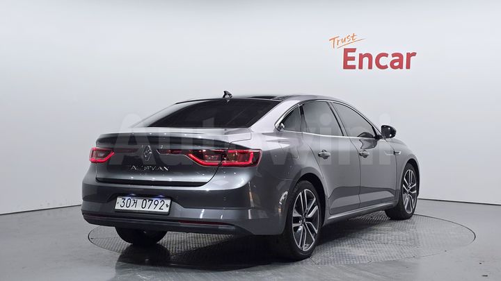Renault SM6 2016 — 2