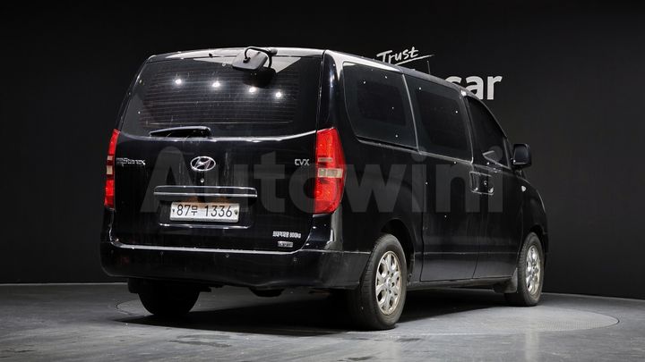 Hyundai Starex 2013 — 2