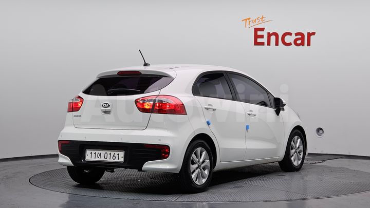 Kia Pride 2017 — 2
