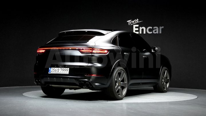 Porsche Cayenne 2023 — 2