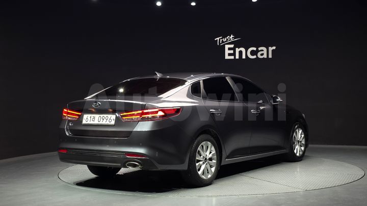 Kia K5 2016 — 2