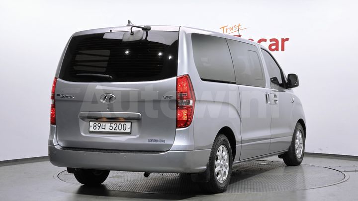 Hyundai Starex 2015 — 2