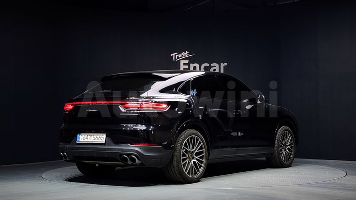Porsche Cayenne 2023 — 2