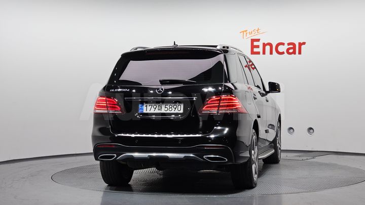 Mercedes Benz GLE Class 2017 — 4