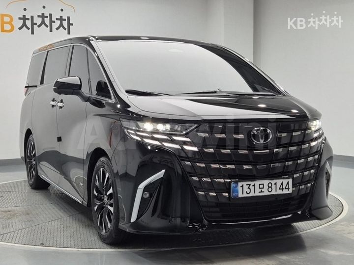Toyota Alphard 2025 — 4