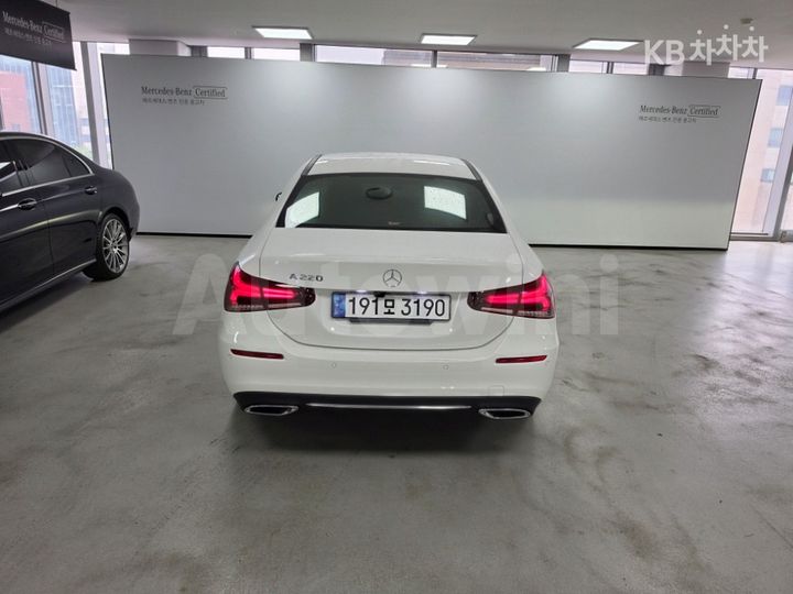 Mercedes Benz A Class 2022 — 3