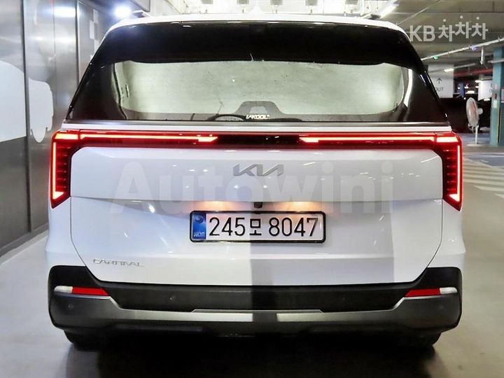 Kia Carnival 2025 — 5