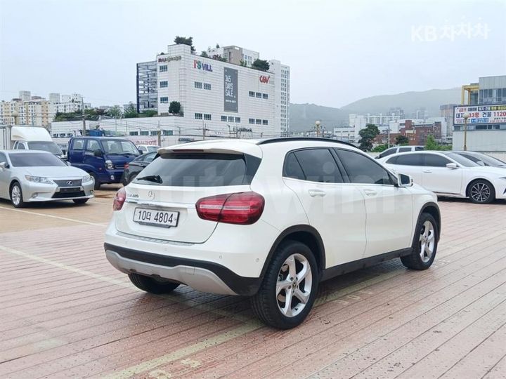 Mercedes Benz GLA Class 2018 — 4