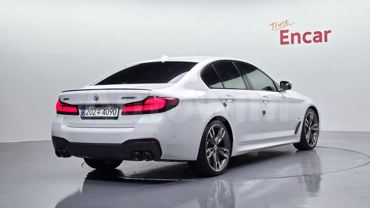 BMW 5 Series 2023 — 2