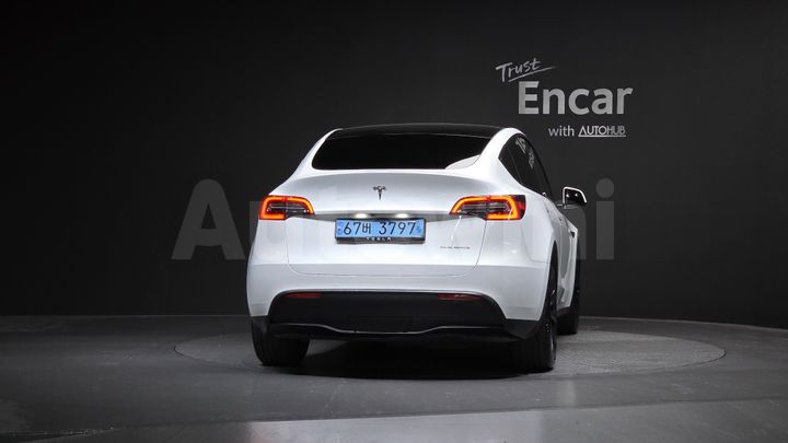 Tesla Model Y 2022 — 4