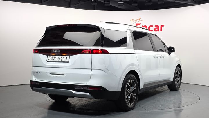 Kia Carnival 2023 — 2
