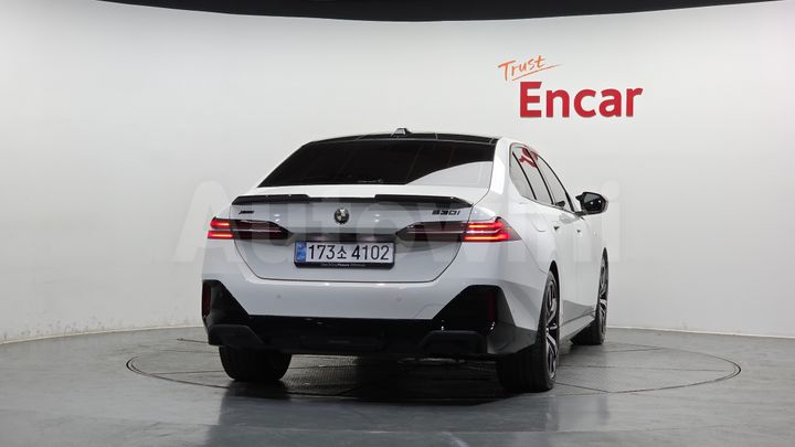 BMW 5 Series 2024 — 4