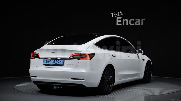 Tesla Model 3 2020 — 2